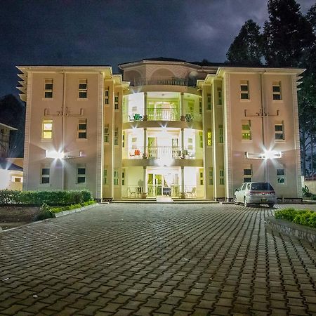 Heras Country Resort Kabale Exterior photo