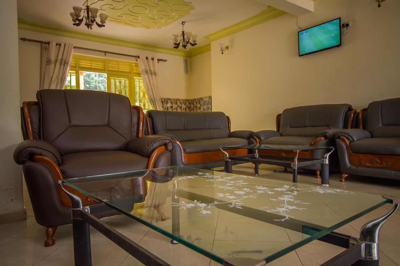 Heras Country Resort Kabale Exterior photo
