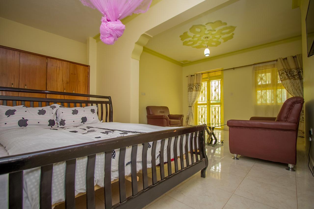 Heras Country Resort Kabale Exterior photo