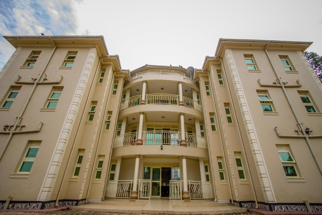 Heras Country Resort Kabale Exterior photo