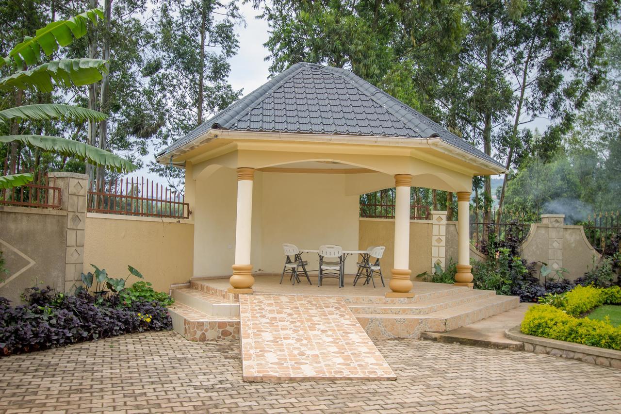 Heras Country Resort Kabale Exterior photo