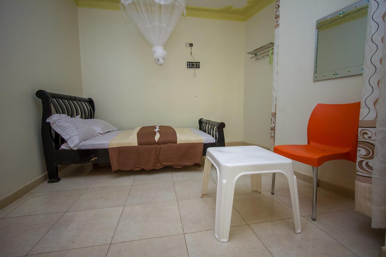 Heras Country Resort Kabale Exterior photo