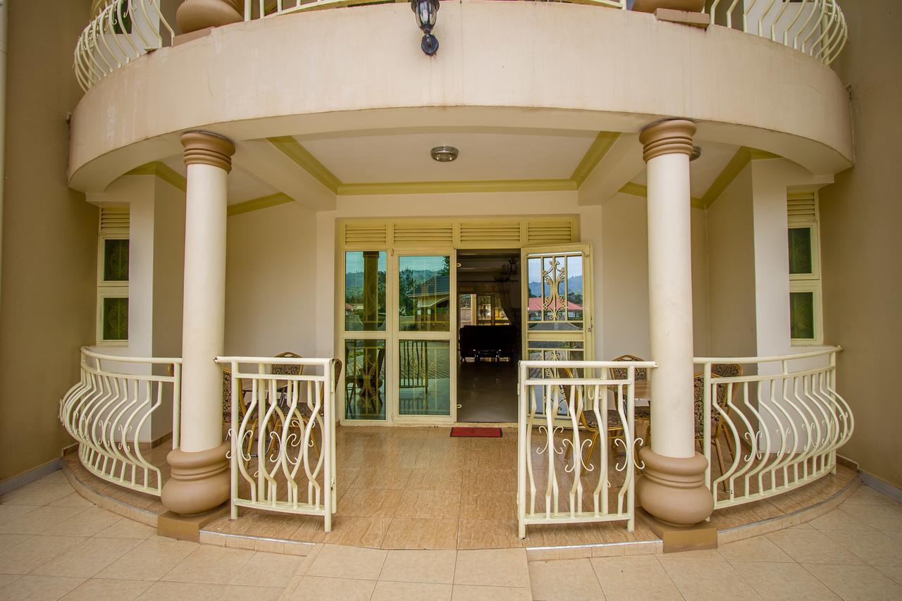 Heras Country Resort Kabale Exterior photo