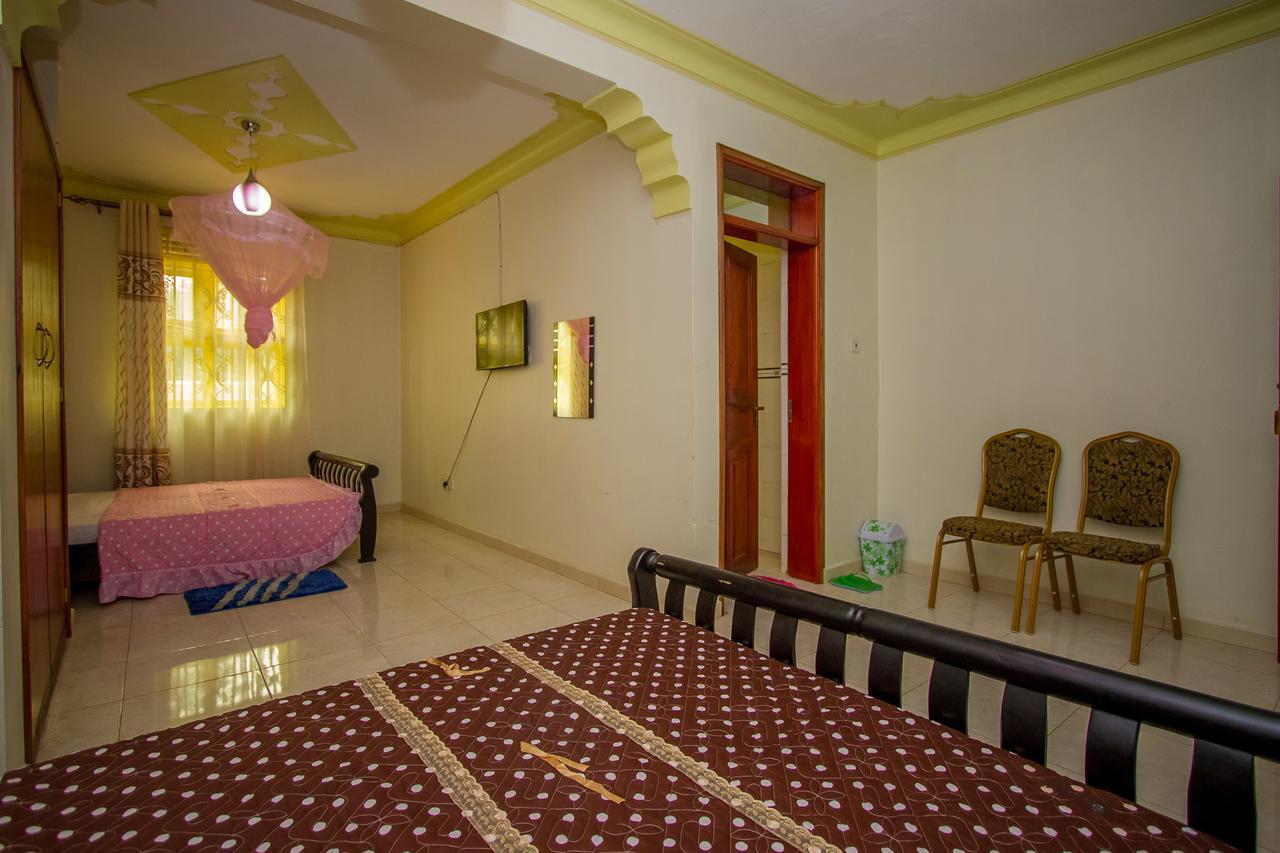 Heras Country Resort Kabale Exterior photo